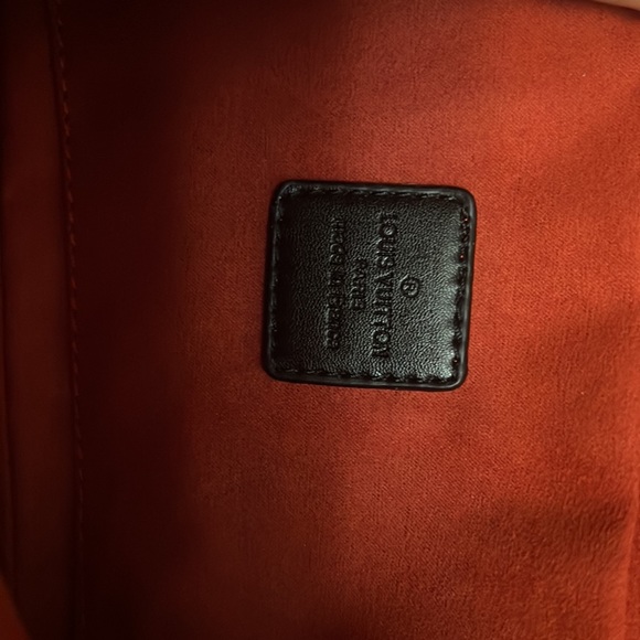 Crossbody Bag with cheetah print on side - Picture 7 of 9